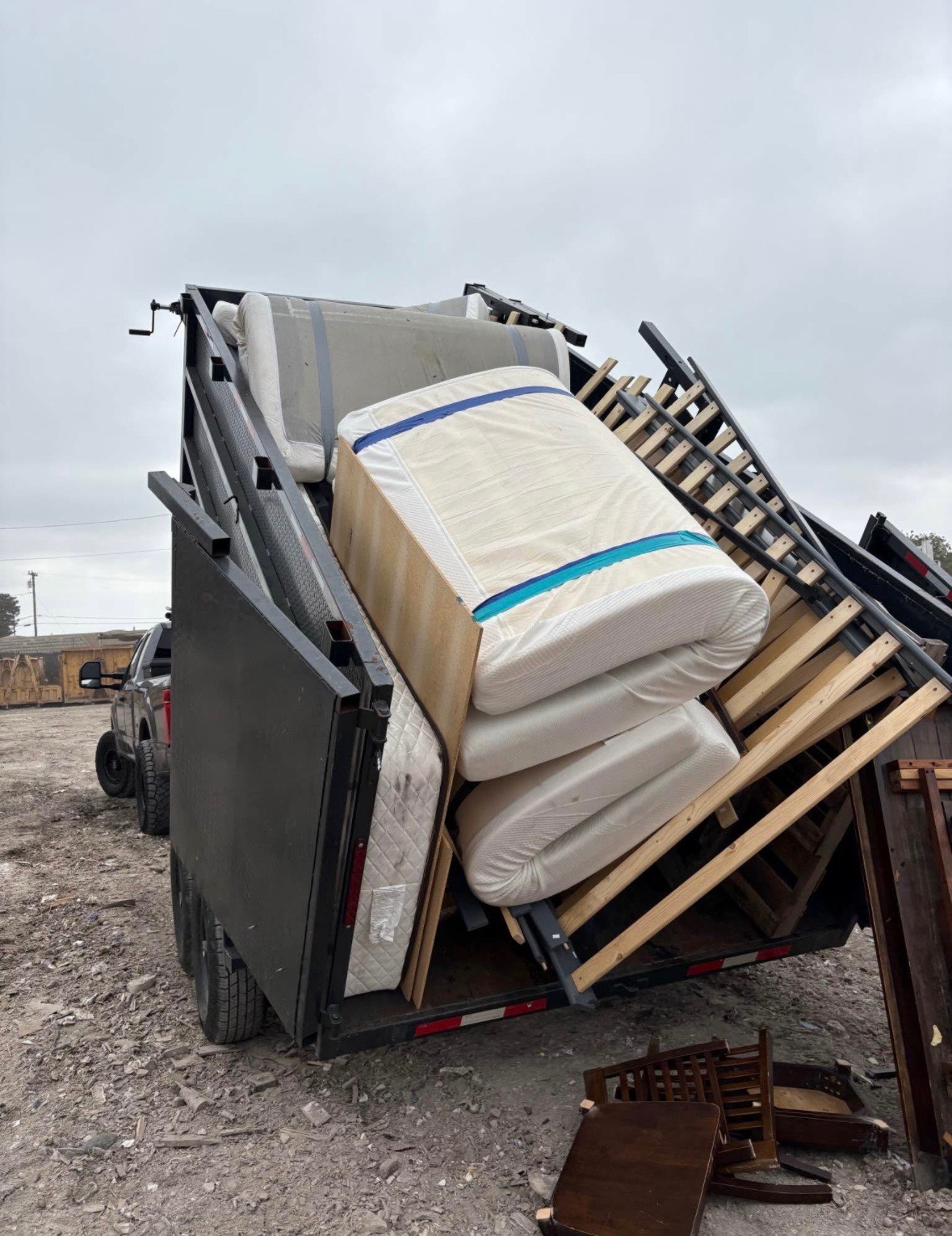 hoarding cleanup dump trtuck load