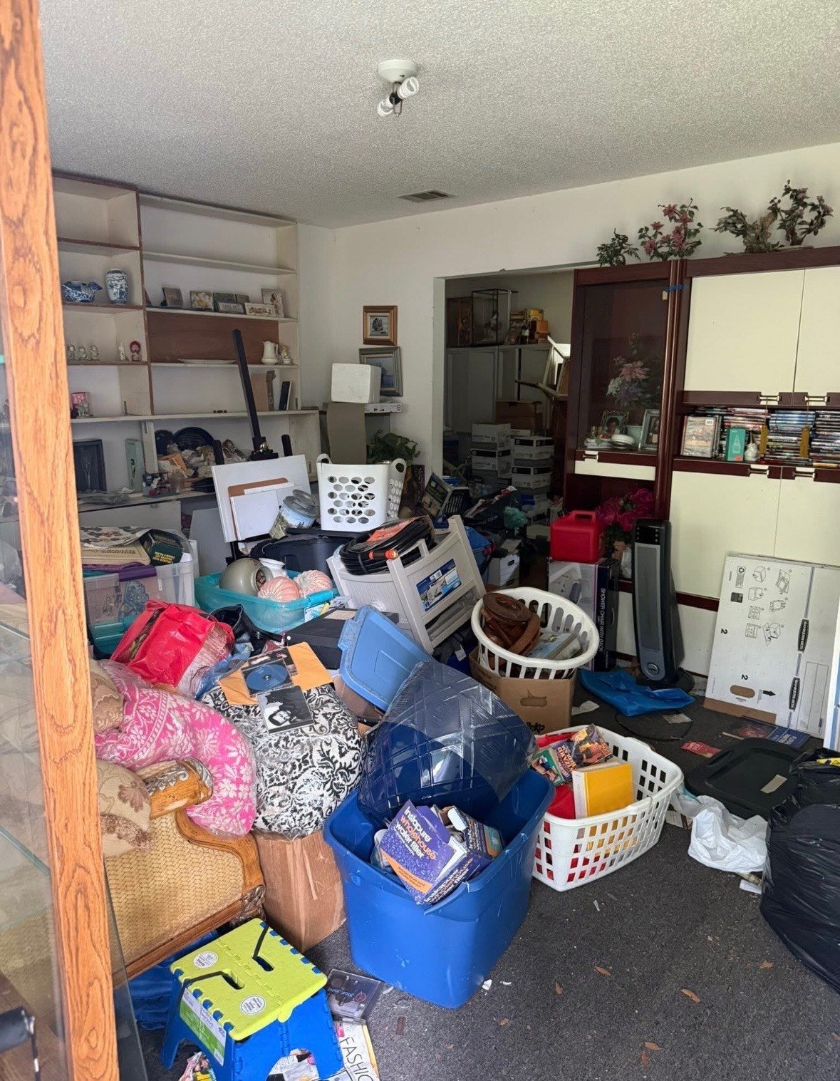 hoarding cleanup at hoarder house pheonix az